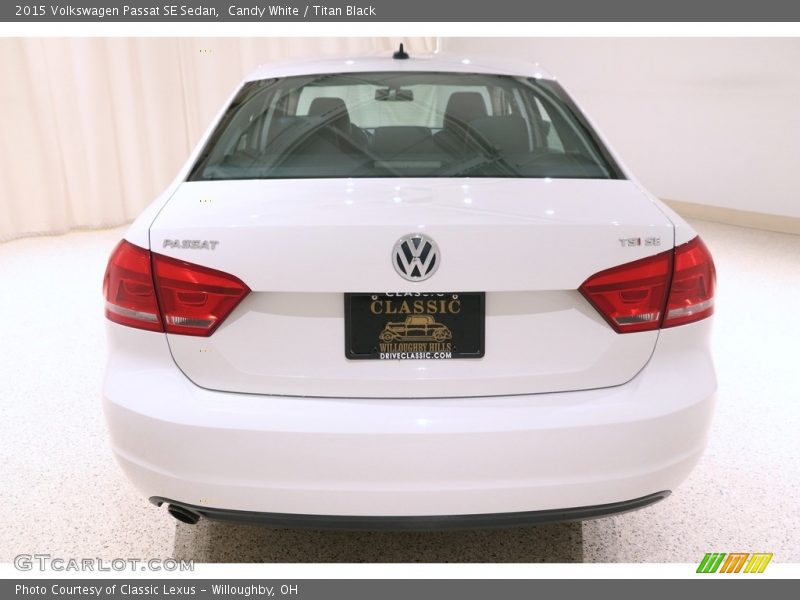 Candy White / Titan Black 2015 Volkswagen Passat SE Sedan