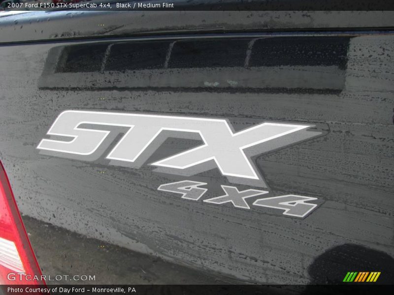 Black / Medium Flint 2007 Ford F150 STX SuperCab 4x4