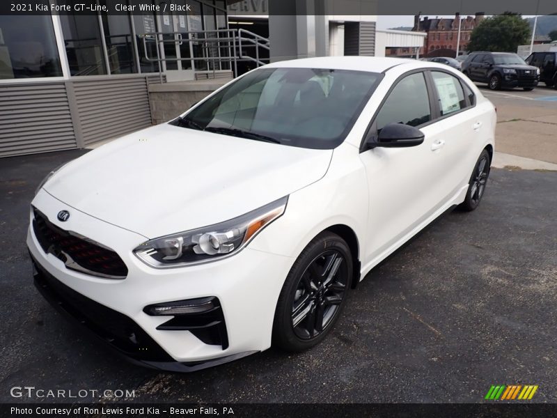 Front 3/4 View of 2021 Forte GT-Line