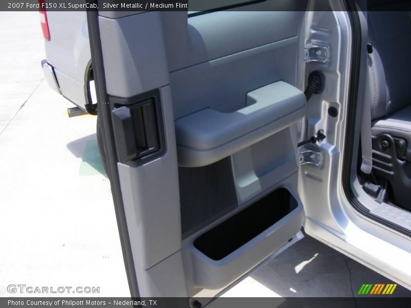 Silver Metallic / Medium Flint 2007 Ford F150 XL SuperCab