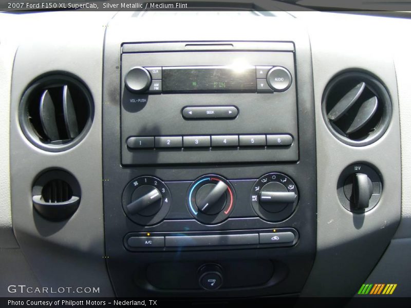 Silver Metallic / Medium Flint 2007 Ford F150 XL SuperCab