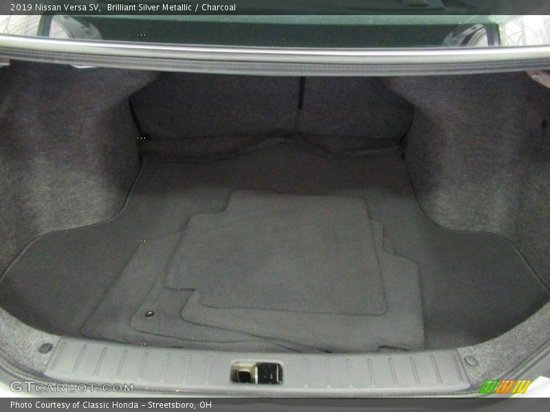 Brilliant Silver Metallic / Charcoal 2019 Nissan Versa SV