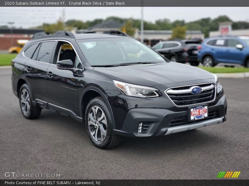 Front 3/4 View of 2020 Outback Limited XT