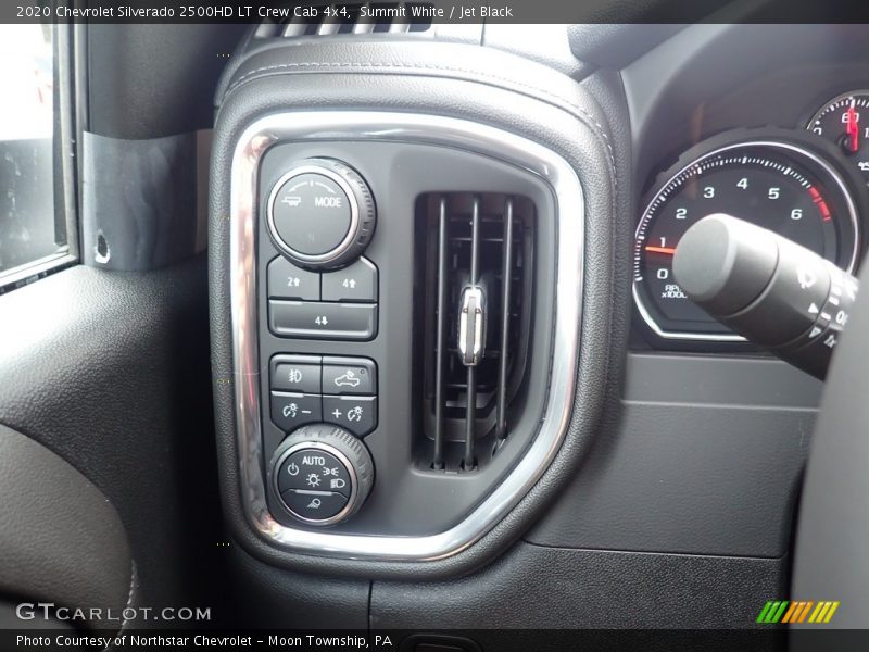 Summit White / Jet Black 2020 Chevrolet Silverado 2500HD LT Crew Cab 4x4