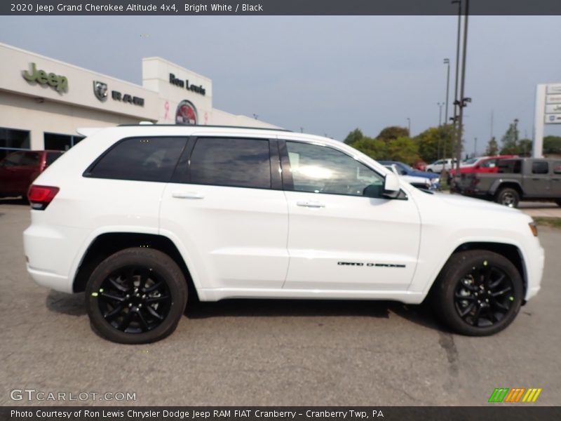 Bright White / Black 2020 Jeep Grand Cherokee Altitude 4x4