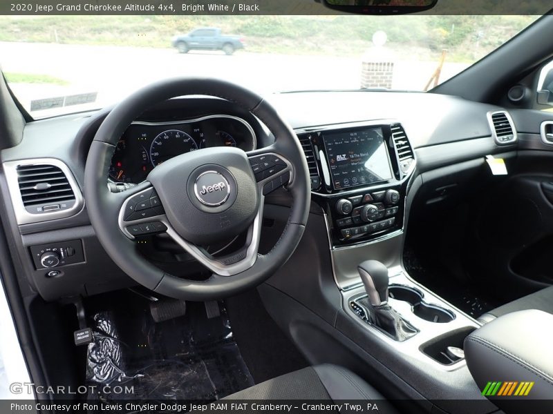 Bright White / Black 2020 Jeep Grand Cherokee Altitude 4x4