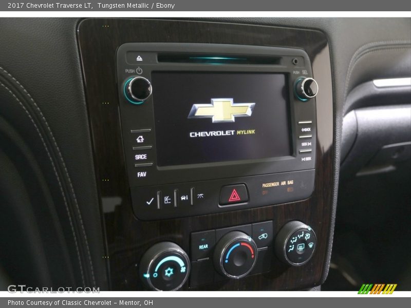 Tungsten Metallic / Ebony 2017 Chevrolet Traverse LT