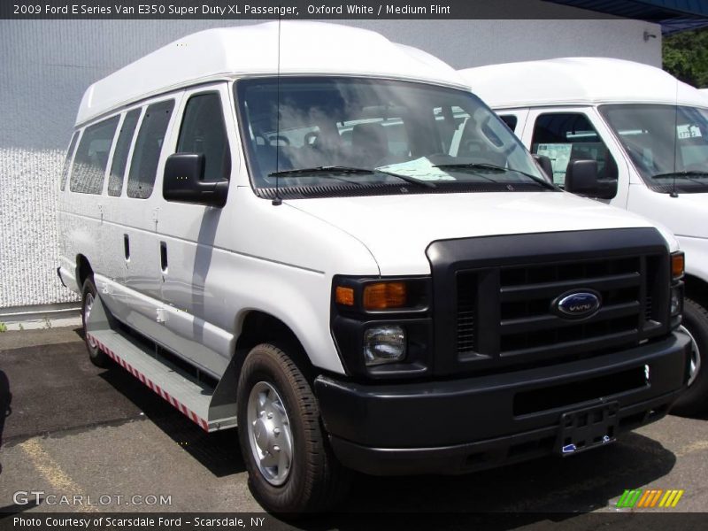 Oxford White / Medium Flint 2009 Ford E Series Van E350 Super Duty XL Passenger