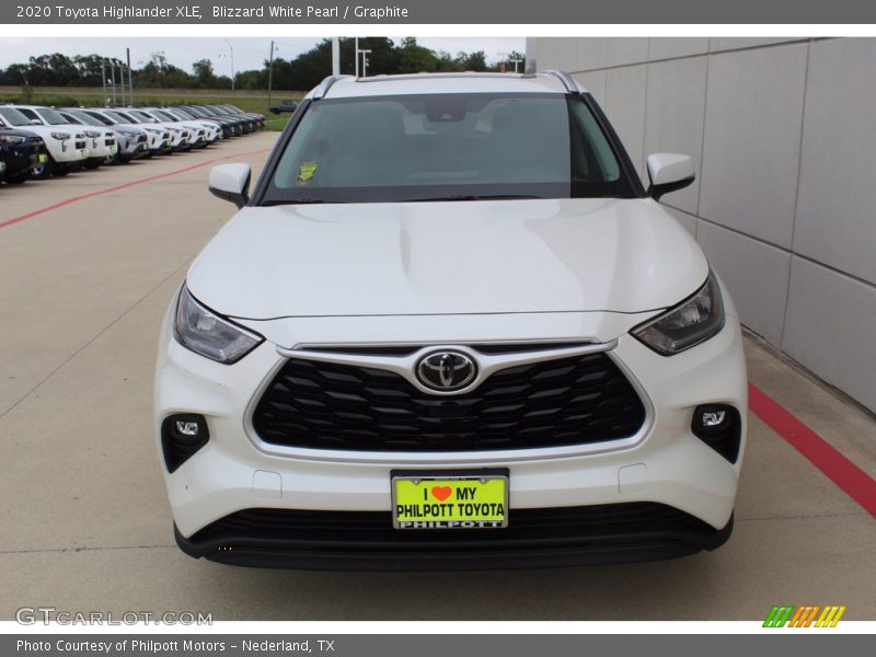 Blizzard White Pearl / Graphite 2020 Toyota Highlander XLE