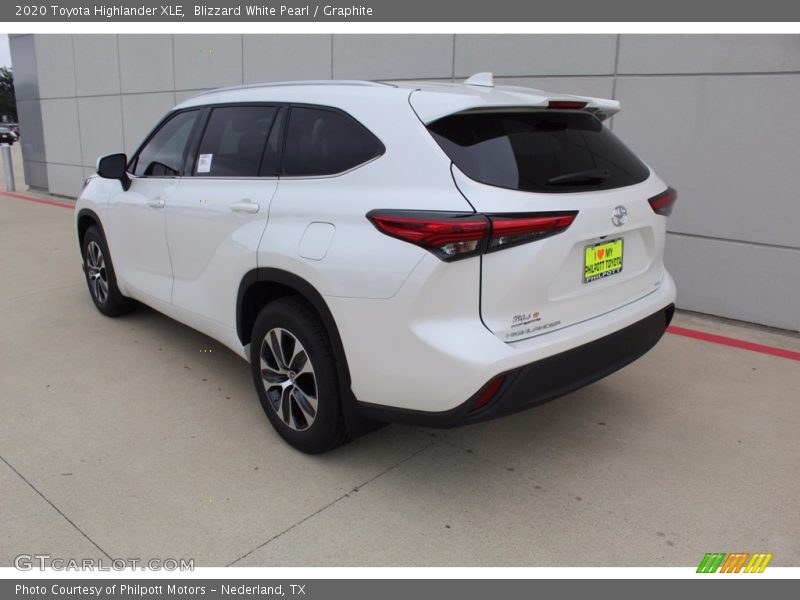 Blizzard White Pearl / Graphite 2020 Toyota Highlander XLE