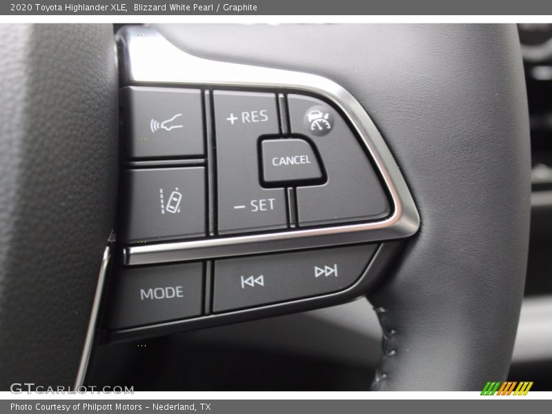 Blizzard White Pearl / Graphite 2020 Toyota Highlander XLE