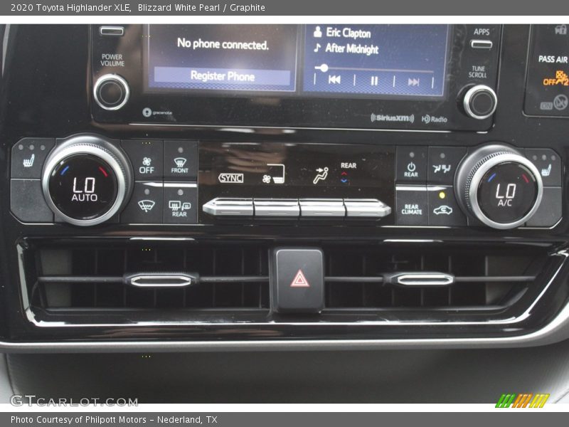 Blizzard White Pearl / Graphite 2020 Toyota Highlander XLE