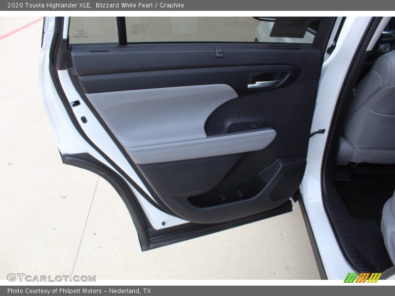 Blizzard White Pearl / Graphite 2020 Toyota Highlander XLE
