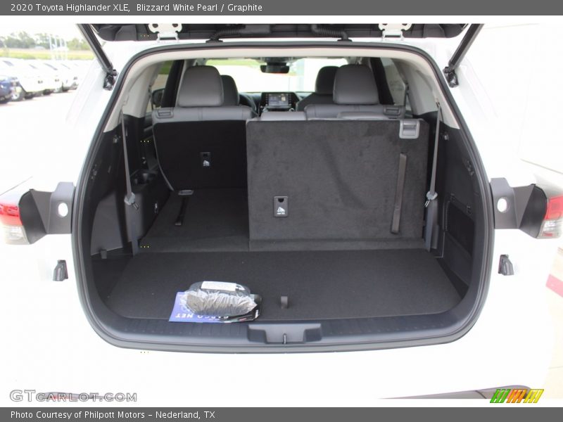 Blizzard White Pearl / Graphite 2020 Toyota Highlander XLE