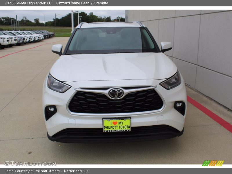 Blizzard White Pearl / Graphite 2020 Toyota Highlander XLE