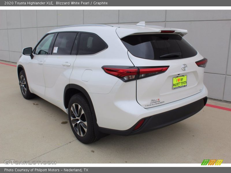 Blizzard White Pearl / Graphite 2020 Toyota Highlander XLE