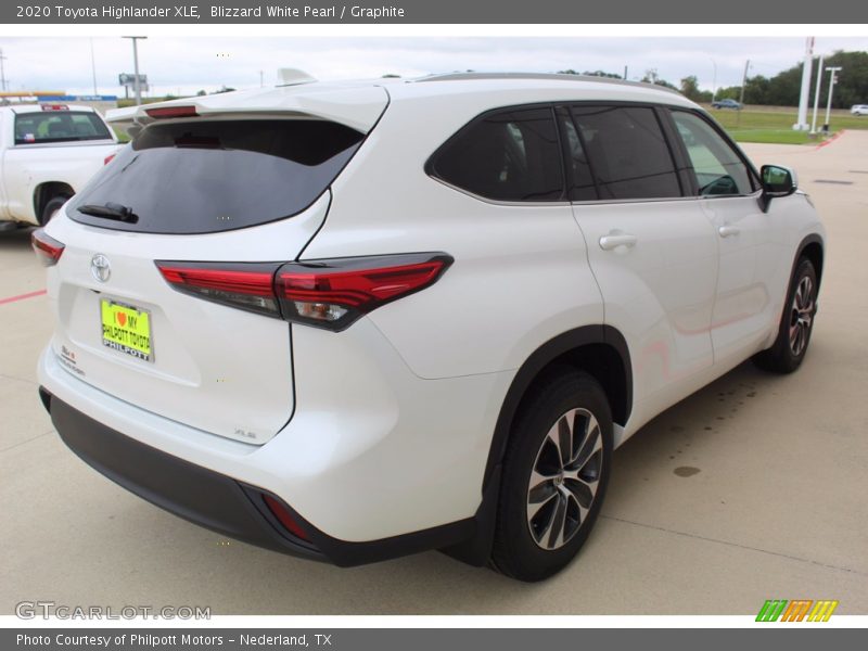 Blizzard White Pearl / Graphite 2020 Toyota Highlander XLE