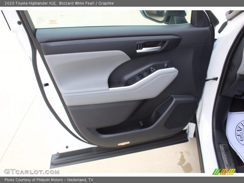 Blizzard White Pearl / Graphite 2020 Toyota Highlander XLE