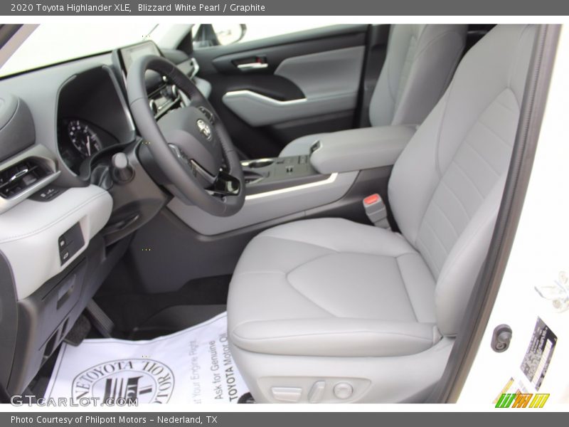 Blizzard White Pearl / Graphite 2020 Toyota Highlander XLE