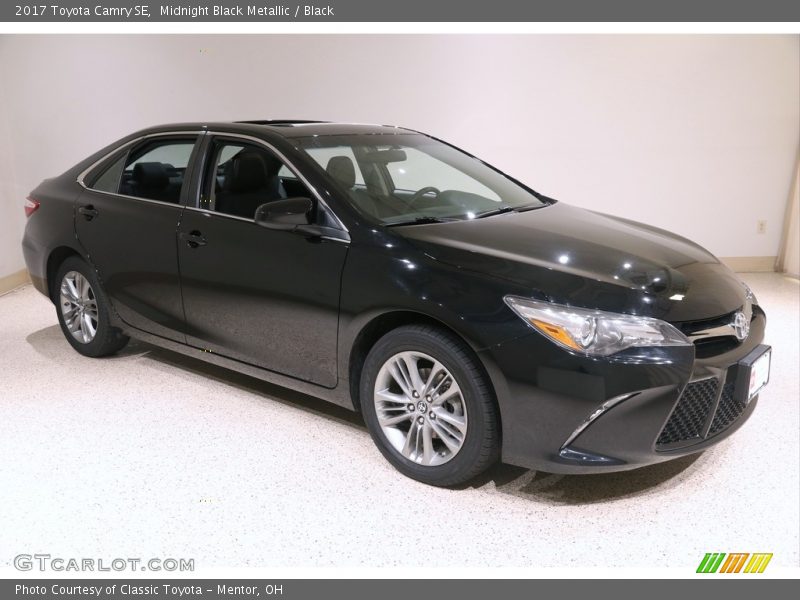 Midnight Black Metallic / Black 2017 Toyota Camry SE