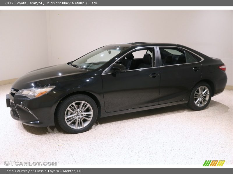 Midnight Black Metallic / Black 2017 Toyota Camry SE