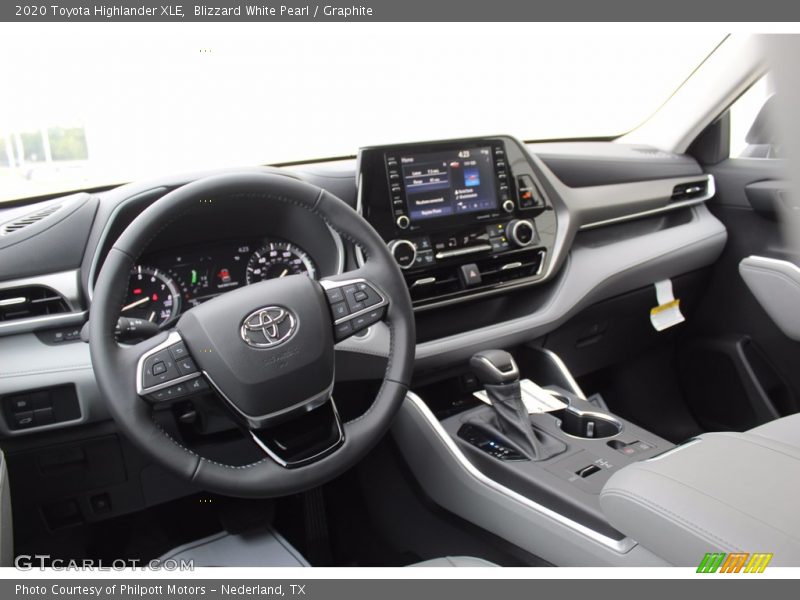 Blizzard White Pearl / Graphite 2020 Toyota Highlander XLE