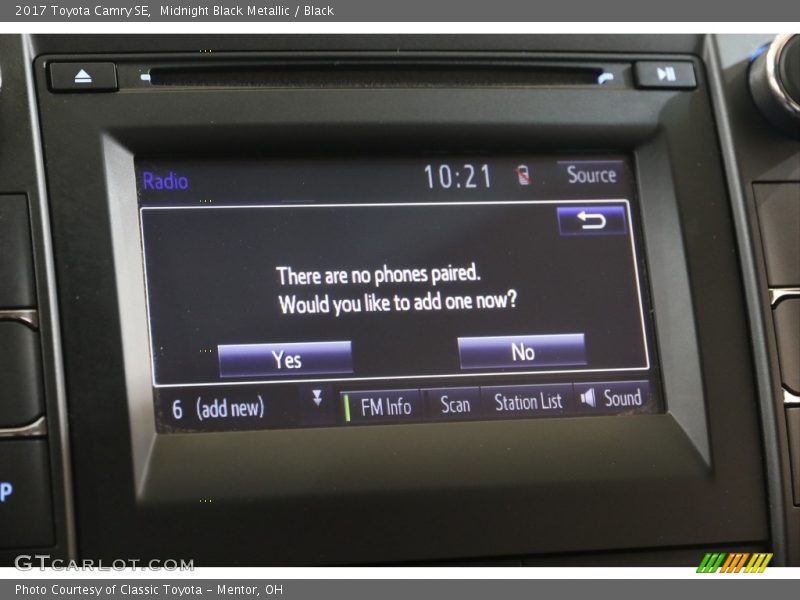 Midnight Black Metallic / Black 2017 Toyota Camry SE