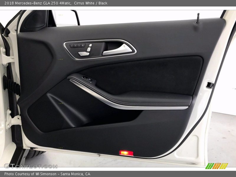 Cirrus White / Black 2018 Mercedes-Benz GLA 250 4Matic