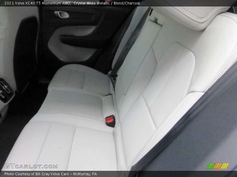 Rear Seat of 2021 XC40 T5 Momentum AWD