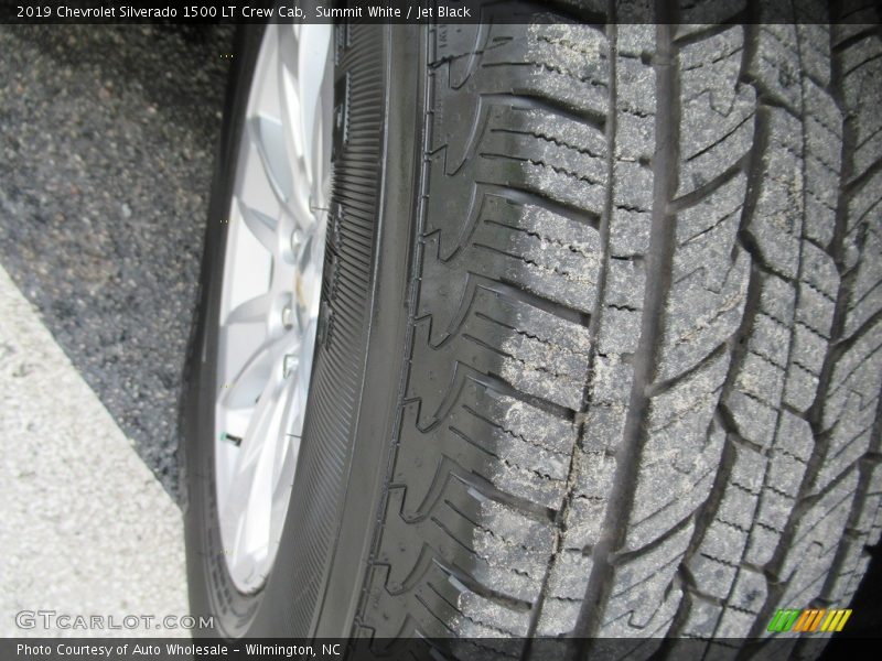 Summit White / Jet Black 2019 Chevrolet Silverado 1500 LT Crew Cab