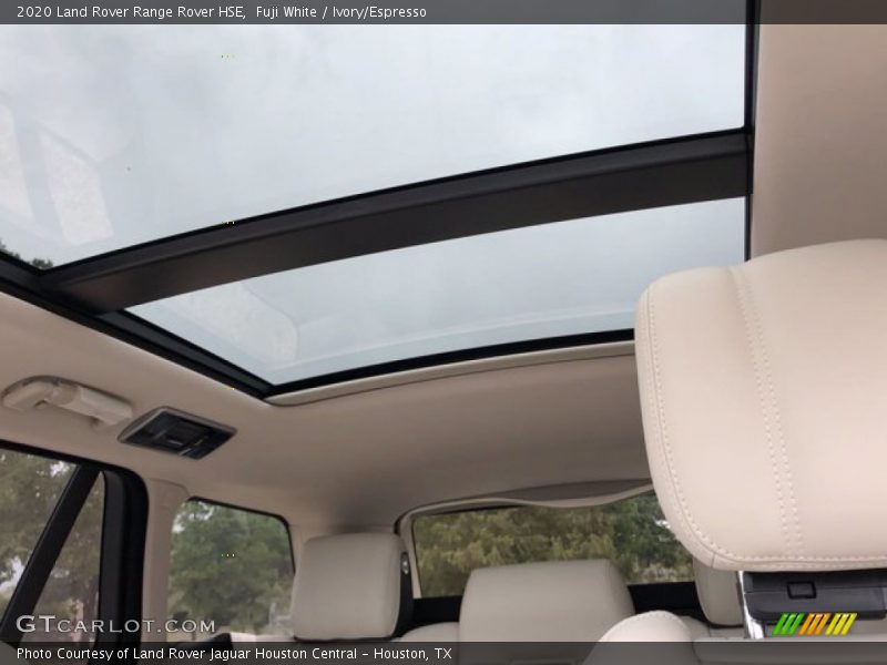 Sunroof of 2020 Range Rover HSE