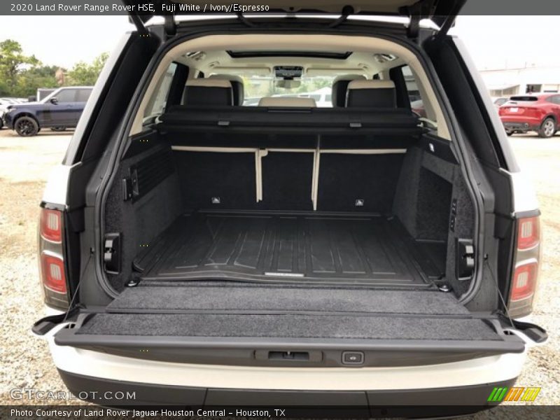  2020 Range Rover HSE Trunk