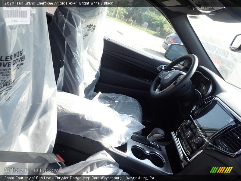 Bright White / Black 2020 Jeep Grand Cherokee Altitude 4x4