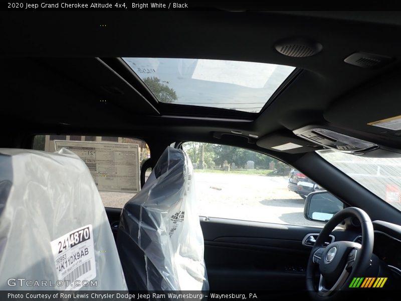 Bright White / Black 2020 Jeep Grand Cherokee Altitude 4x4
