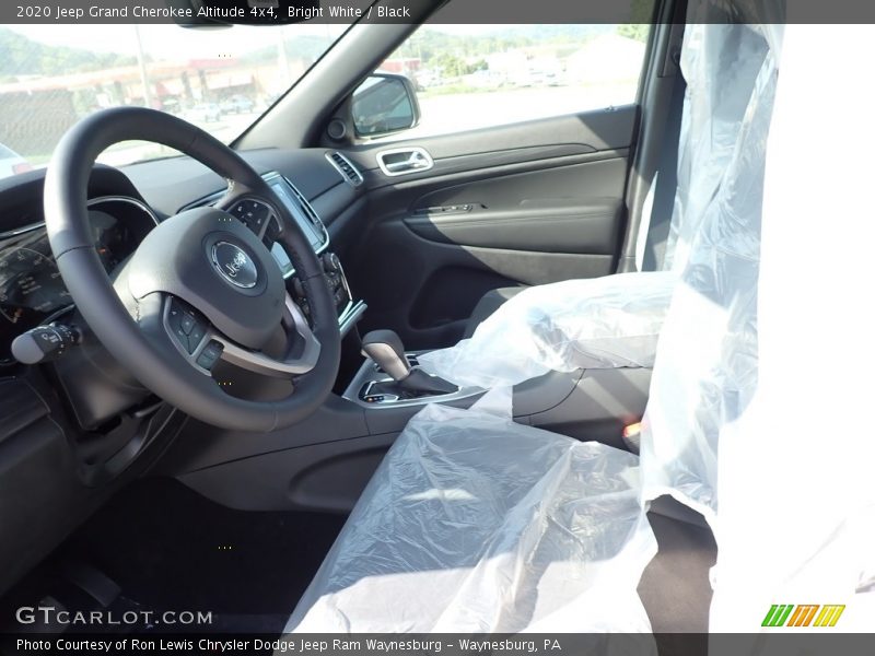 Bright White / Black 2020 Jeep Grand Cherokee Altitude 4x4