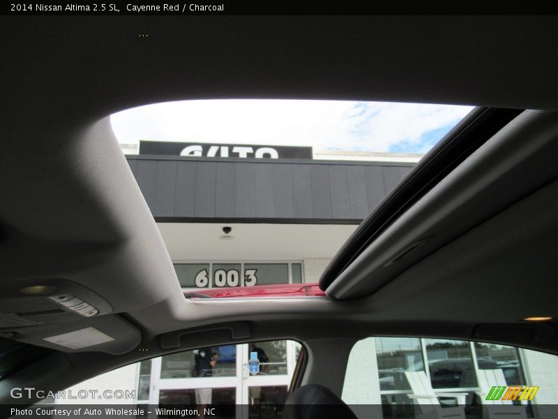 Cayenne Red / Charcoal 2014 Nissan Altima 2.5 SL