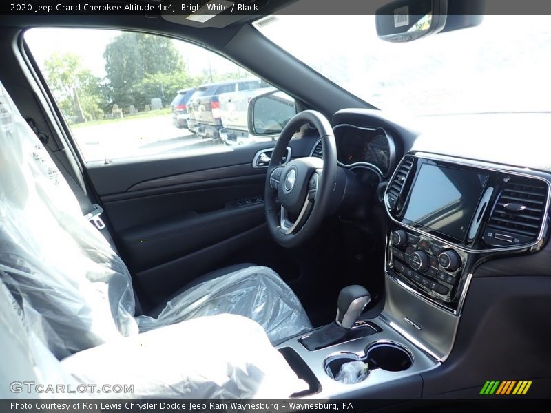 Bright White / Black 2020 Jeep Grand Cherokee Altitude 4x4