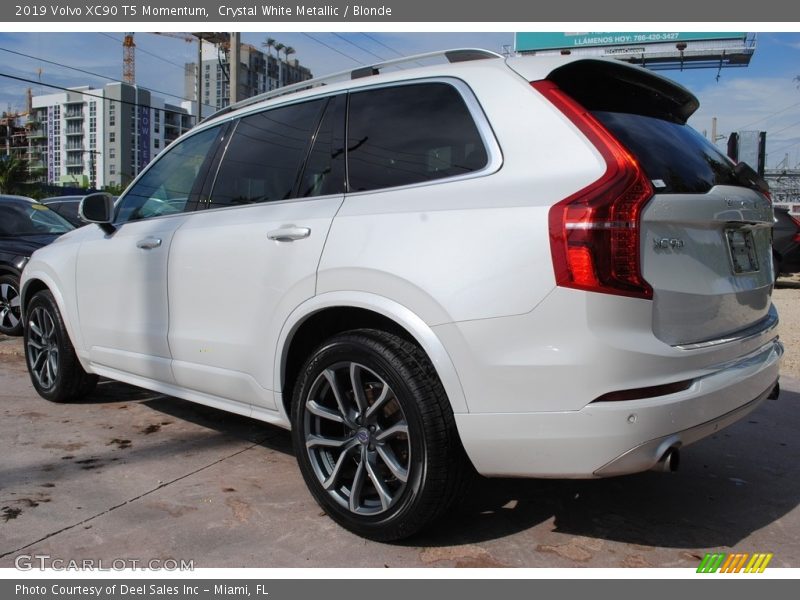 Crystal White Metallic / Blonde 2019 Volvo XC90 T5 Momentum
