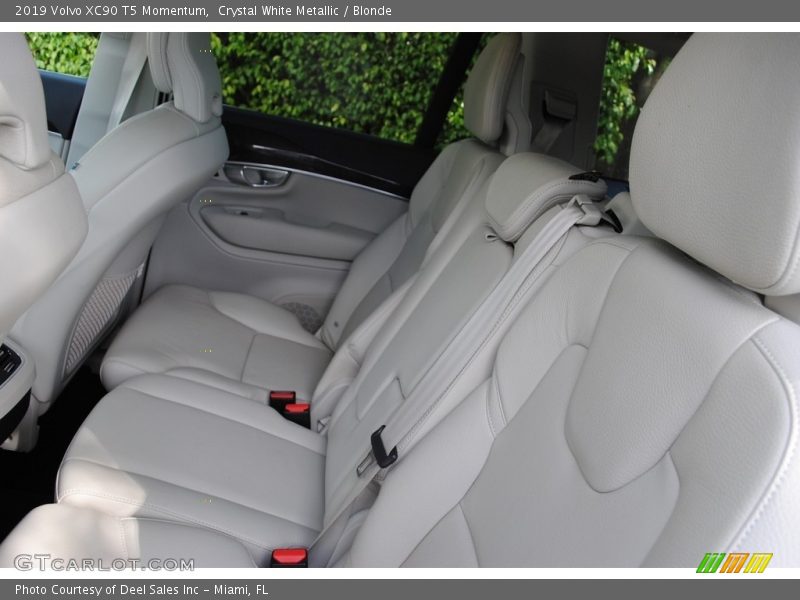 Rear Seat of 2019 XC90 T5 Momentum