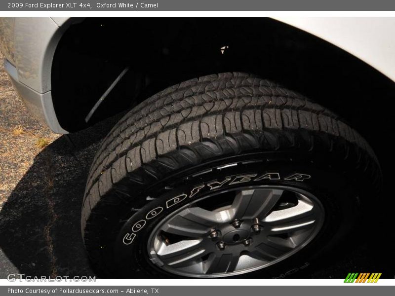 Oxford White / Camel 2009 Ford Explorer XLT 4x4