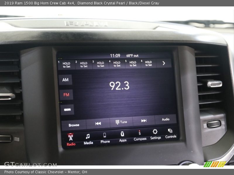 Diamond Black Crystal Pearl / Black/Diesel Gray 2019 Ram 1500 Big Horn Crew Cab 4x4