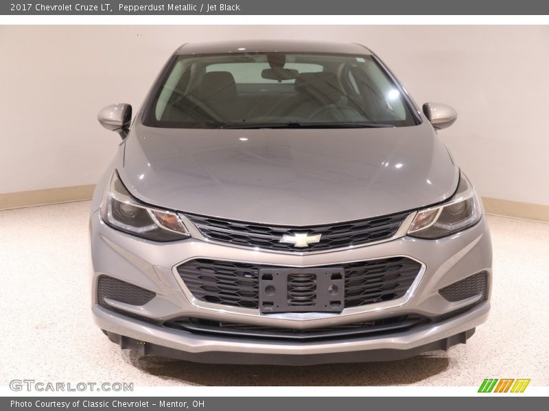 Pepperdust Metallic / Jet Black 2017 Chevrolet Cruze LT