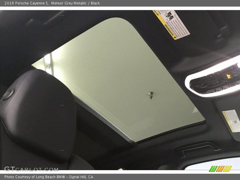 Sunroof of 2016 Cayenne S