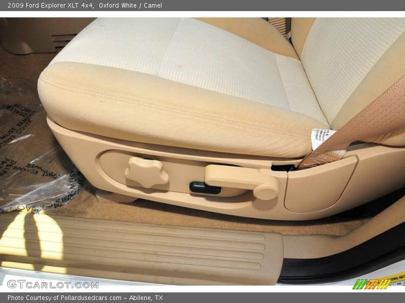 Oxford White / Camel 2009 Ford Explorer XLT 4x4