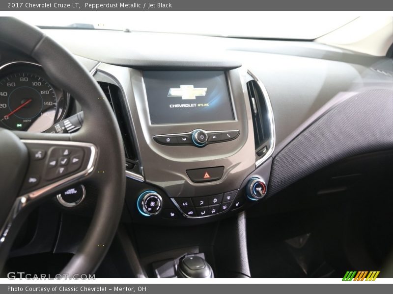 Pepperdust Metallic / Jet Black 2017 Chevrolet Cruze LT