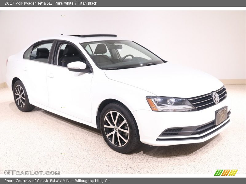 Pure White / Titan Black 2017 Volkswagen Jetta SE