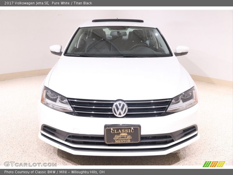 Pure White / Titan Black 2017 Volkswagen Jetta SE