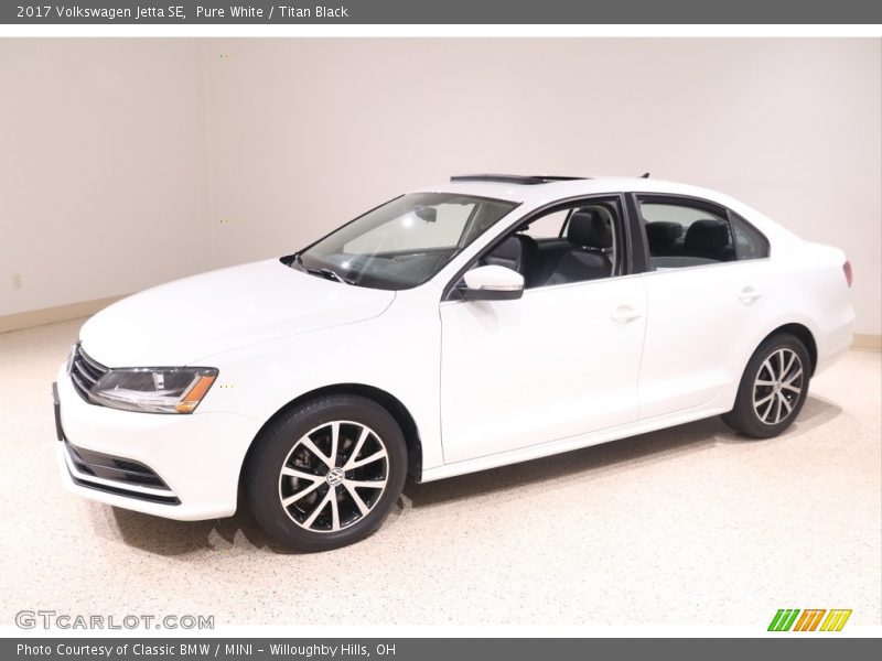 Pure White / Titan Black 2017 Volkswagen Jetta SE