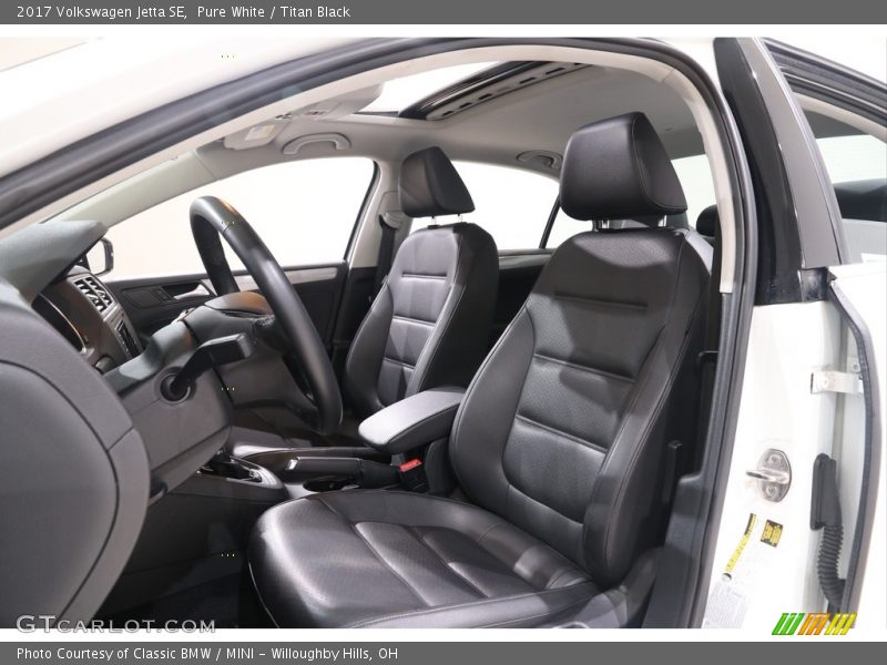 Pure White / Titan Black 2017 Volkswagen Jetta SE