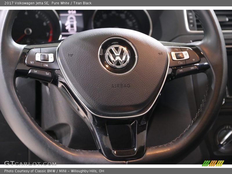 Pure White / Titan Black 2017 Volkswagen Jetta SE